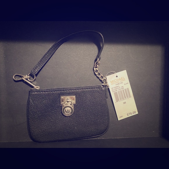 Michael Kors Handbags - Michael Kors wristlet